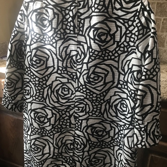 Jones wear ladies jacket. Size medium - Picture 3 of 3